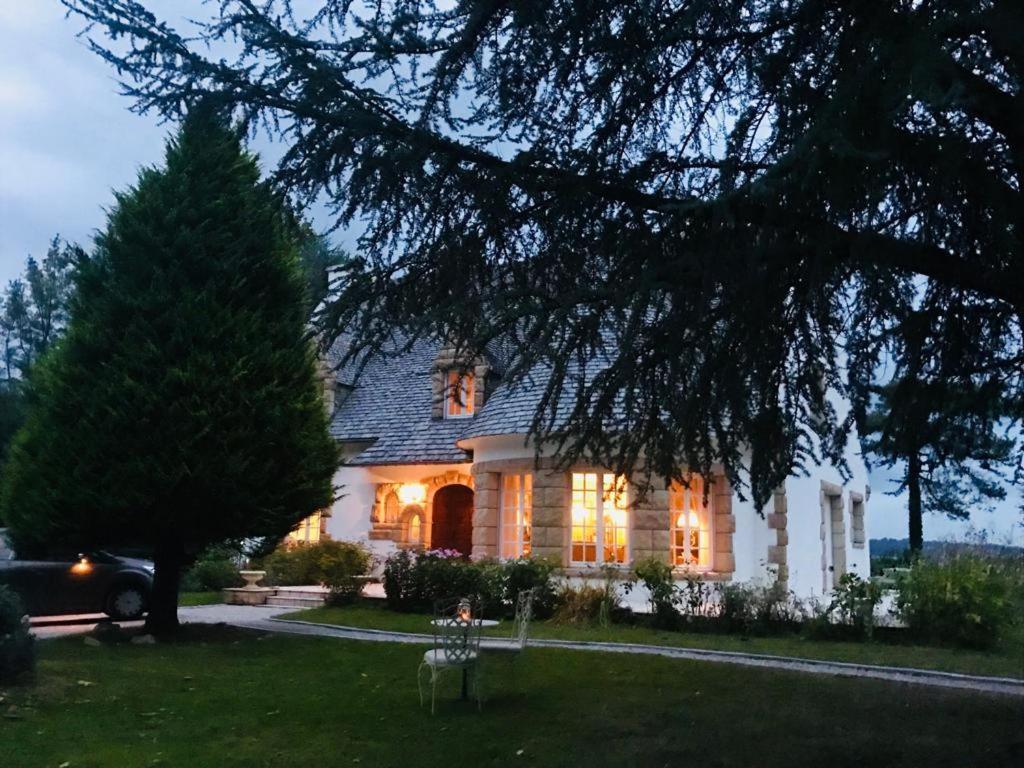 Crown Roads Bed and Breakfast Le Faouët Exteriör bild